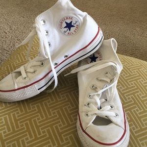 Woman’s white High Top Converse All Star Sz 8